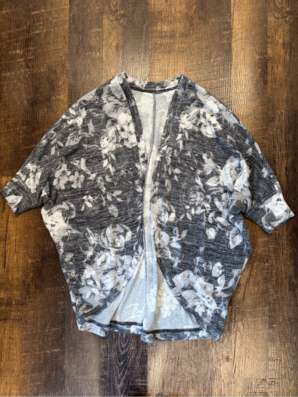 Lularoe grey and white floral shawl